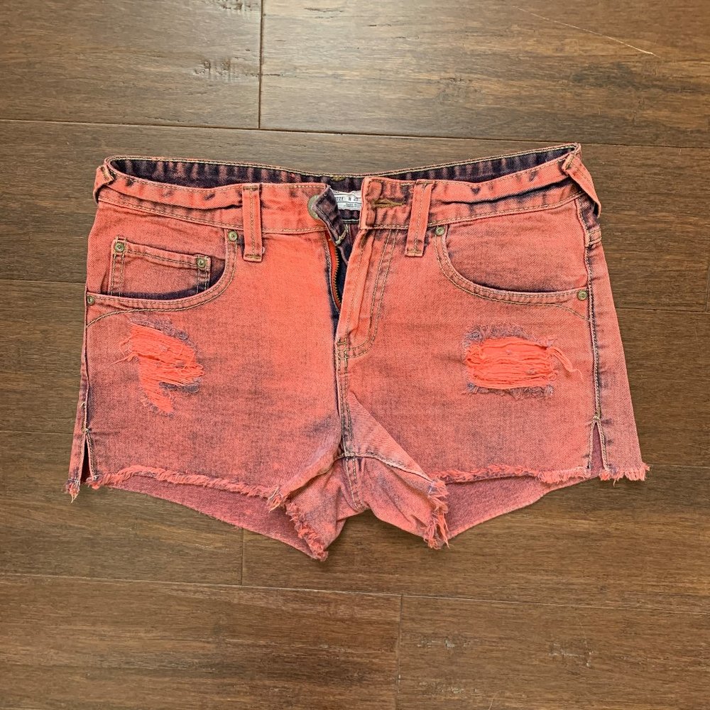 CUTOFF JEAN SHORTS
